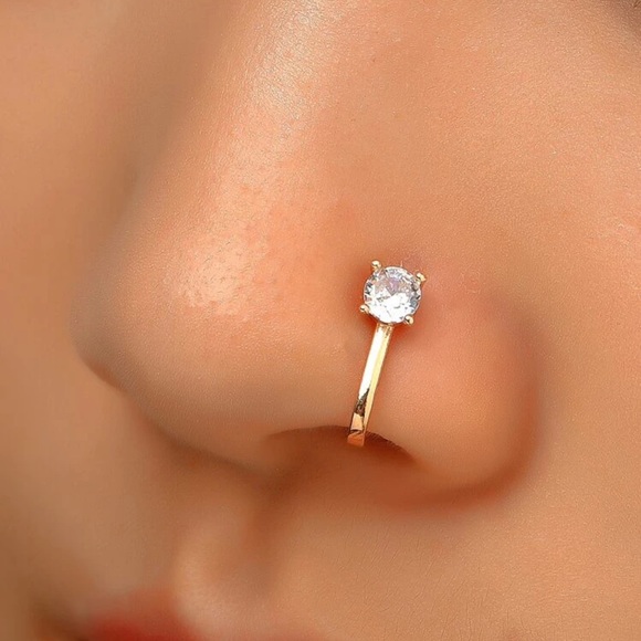 🎀 Pierce-less Zircon Nose Ring Cuff 🎀 - Picture 1 of 5